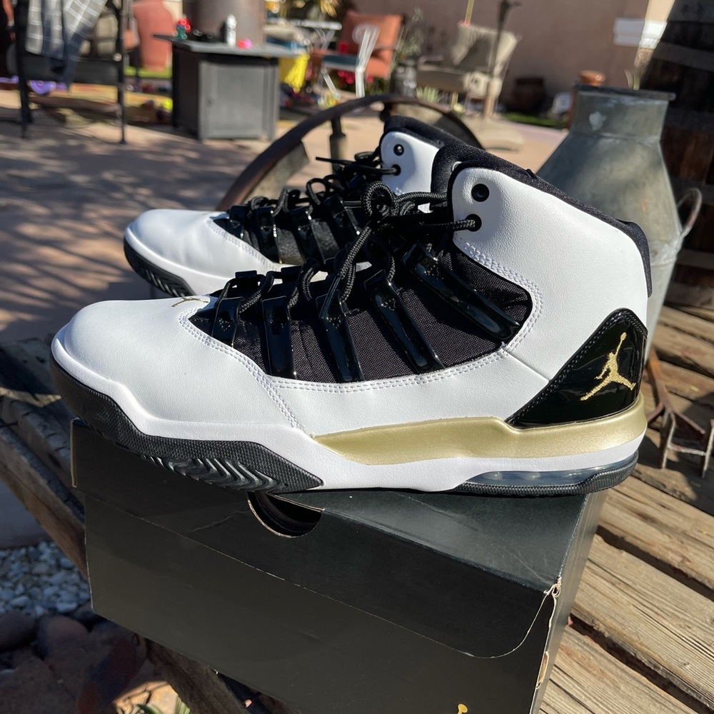 Jordan Air Max Aura 1